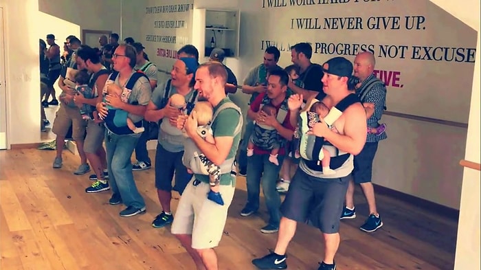 Kucaklarında Çocuklarıyla Birlikte Dans Eden Babaların Efsane Eğlenceli Anları