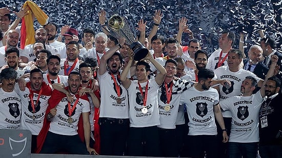 Vodafone Arena Bayram Yeri: Şampiyon Beşiktaş Kupasını Kaldırdı!