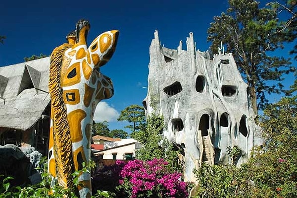 11. Пансион и картинная галерея Ханг Нга, называемая Сумасшедшим домом (Вьетнам)