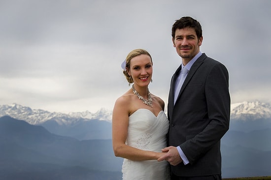 8 Ülkede 8 Düğün: Geze Geze Evlenen Mutlu Çiftin İmrendiren Hikayesi!