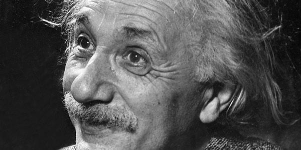 17. Ünlü bilim insanı Albert Einstein'ın gözleri New York şehrinde bir kasanın içinde halen saklanmaktadır.
