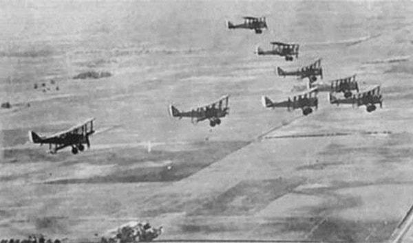 15. 1. Dünya Savaşı sırasında ABD Hava Kuvvetleri'nin sadece 18 pilotu ve 12 savaş uçağı vardı.