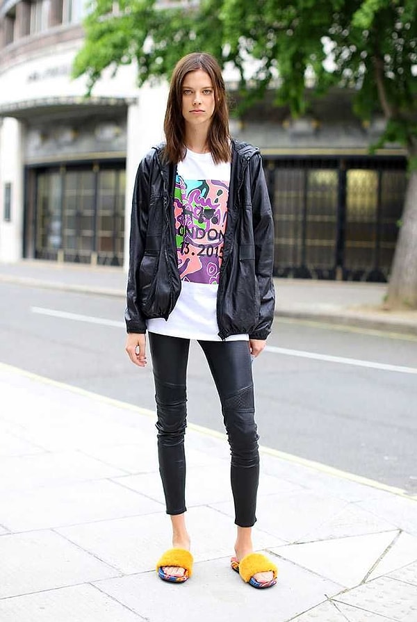 14. Возвращаясь к нашей теме, нужно отметить, что сегодня тапочки и все из вариации в моде, главное правильно подобрать из под ваш наряд!