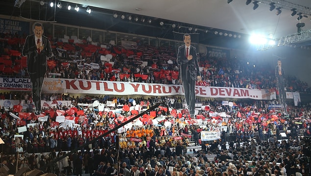 Kongrede ilginç koreografi