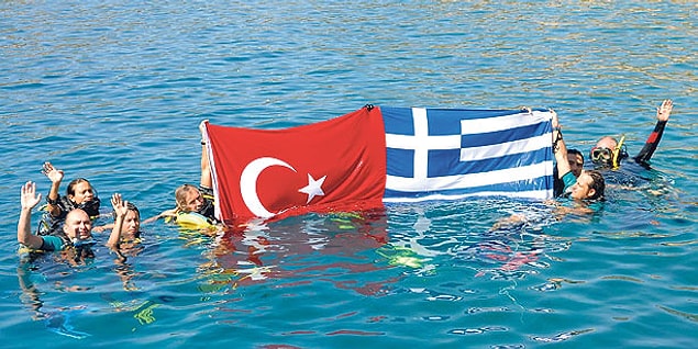 7. Hangi ikisinin politik görüşleri birbiri ile daha uyumludur?