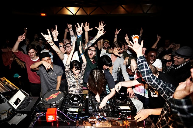 6. Oyun müziği uyarlamalarından oluşan dj performansı ile eğlenebileceğin tek fuar.