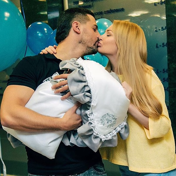 10. А вот конверт для выписки Дарья советует выбирать у @moy_angelok. Она уверена, что каждая женщина подберет здесь подходящую для своего малыша модель