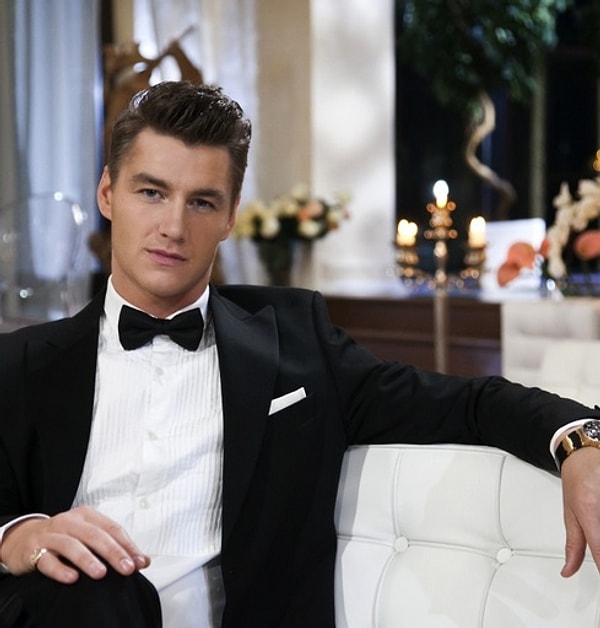 1. Проект «Холостяк» подходит к своему концу. Остались самые достойные претендентки на руку и сердце Алексея.