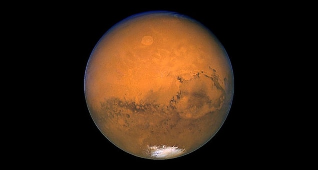 4. Mars'ta neden oksijen atomları bir araya gelip Dünya'daki gibi moleküler oksijen haline gelmiyor?