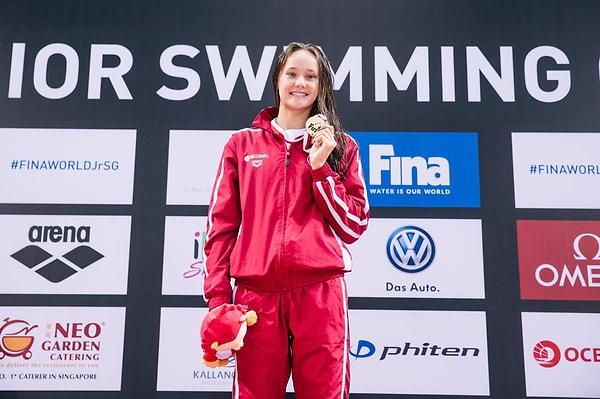 1. Bizi gururlandıran ilk ismimiz Türk spor tarihine geçen başarılarıyla milli yüzücü Viktoria Zeynep Güneş