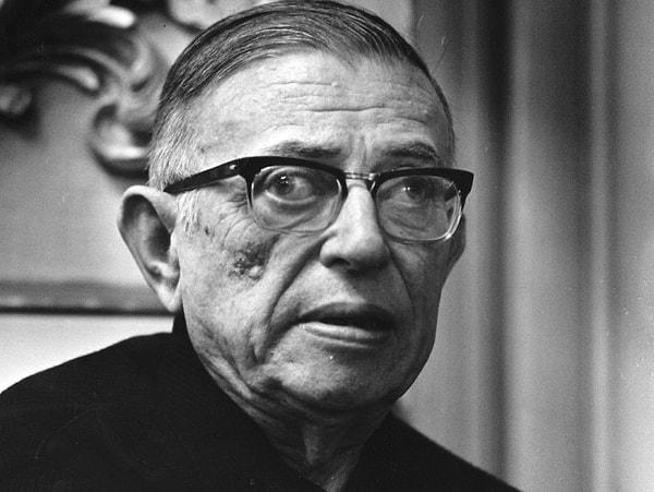 11. Jean-Paul Sartre, ölüm döşeğinde hayat boyu partneri olan Simone de Beauvoir'ya verdiği röportajda annesine karşı ensest duygular beslediğini ve kadınlar tarafından suda boğulma korkusu yaşadığını söyledi.