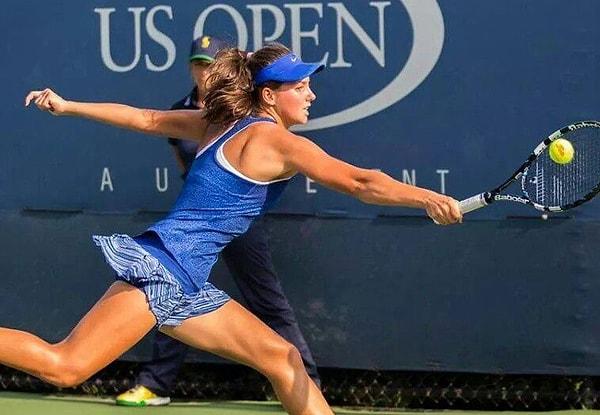 ABD Açık Tenis Turnuvası'nda genç çift kadınlarda  Türkiye'ye ilk Grand Slam şampiyonluğunu da getirdi.