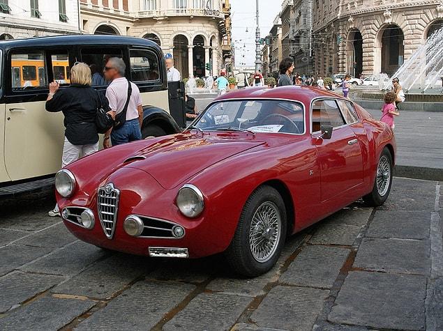 7. The color red doesn’t look as good on any other autos as it does on an Alfa Romeo.