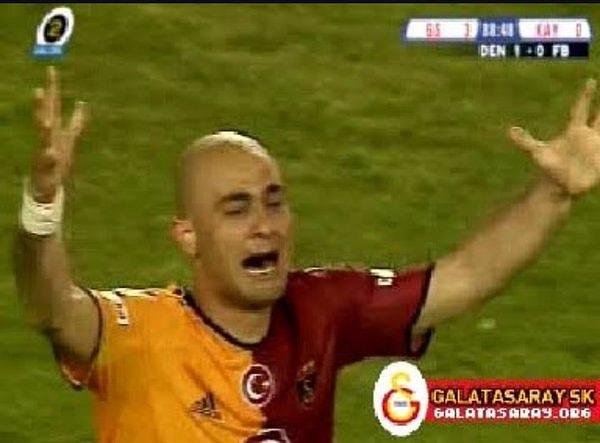 11. Ama 2006 ve futbol denince akıllara Galatasaray'ın kazandığı 16 dakika beklemeli 16. şampiyonluğu geliyor.