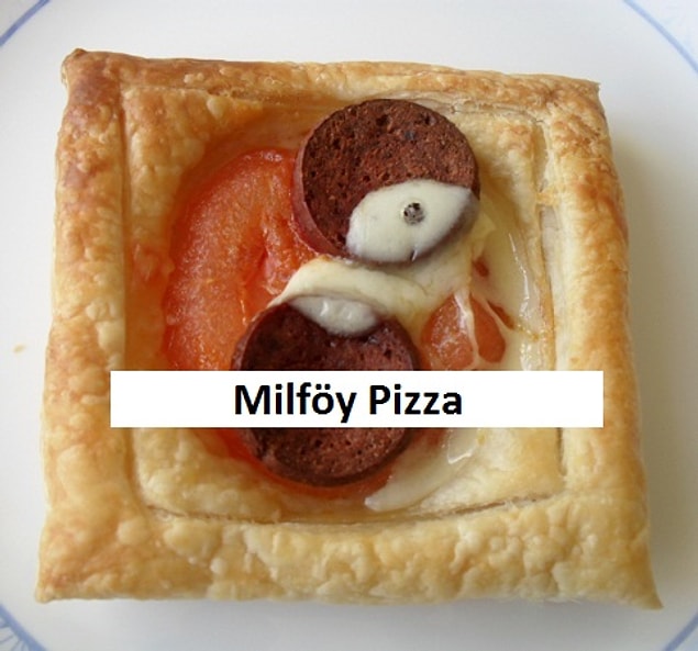 24. Son olarak bu ying yang sembollü mini pizza ile veda ediyoruz. Her iyiliğin içinde bir kötülük her kötülüğün içinde bir iyilik vardır. Kimseyi dinlemeyin, siz güzel olduğuna inanıyorsanız lütfen yemek yapmaya devam edin.