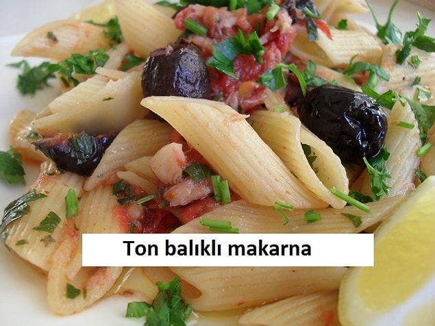 1. Makarna kendini balıkların dünyasına öyle bir bırakmış ki adeta balık olmuş, ağızda dağılıyor.