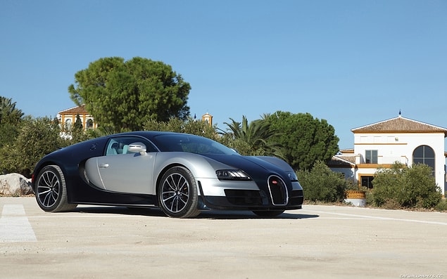 2) Bugatti Veyron 16.4 Super Sport