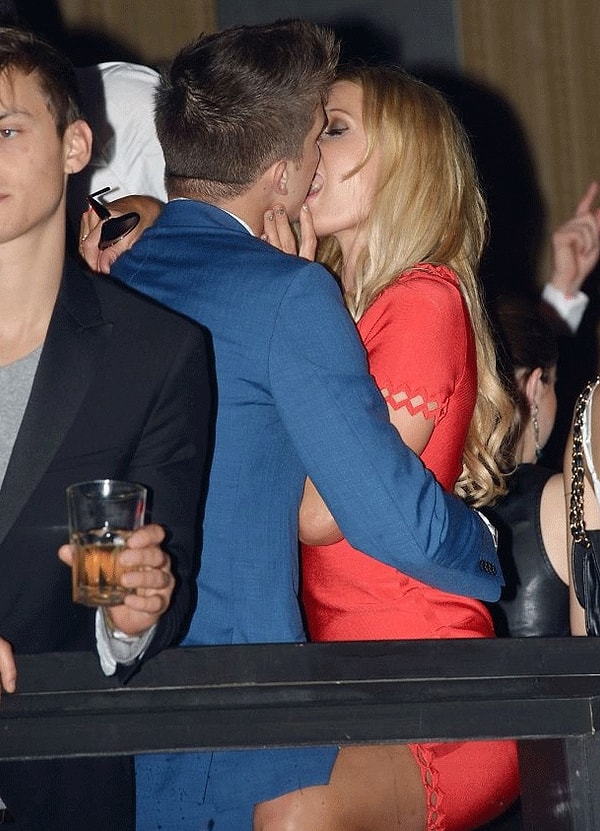 18. River Viiperi & Paris Hilton