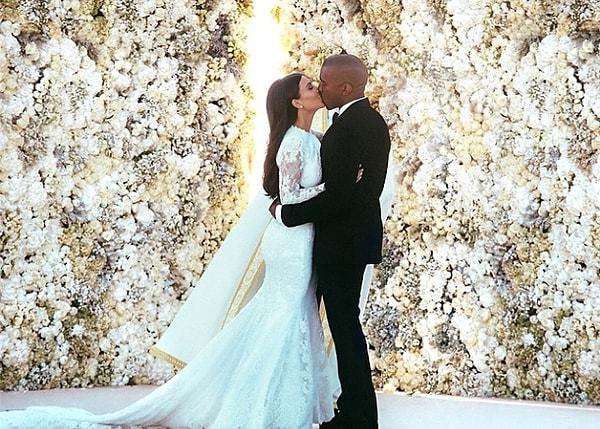 Aileleri ve arkadaşlarıyla birkaç gün öncesinden Paris'te kutlamalara başlayan Kim ve Kanye, Mayıs 2014'te Floransa'da, tabii ki de abartılı bir düğünle evlendiler.