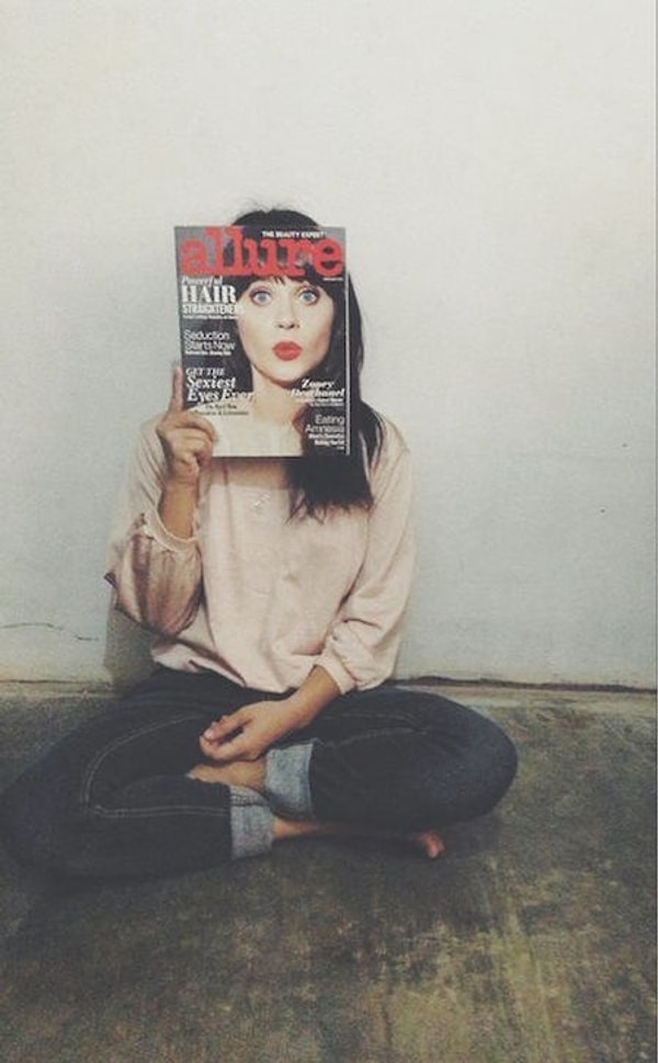 15. Наше любимое место – это кафе: с одной стороны, ты окружен людьми, а с другой – находишься наедине с собой