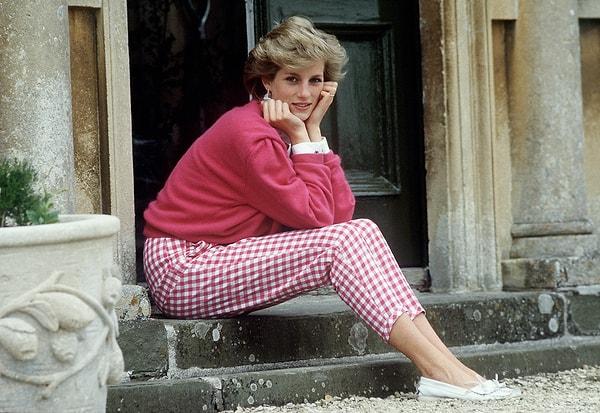 8. Galler Prensesi Diana henüz trafik kazası geçirip ölmemişti.