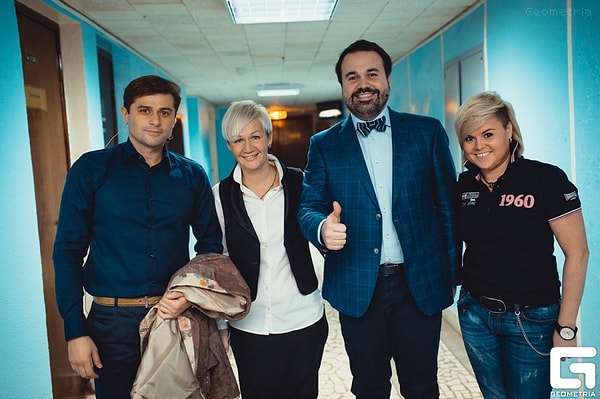 4. Когда шоумен понял, что алкоголизм не приносит облегчения, он нашел другой наркотик – работу.