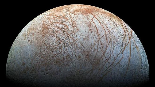 Jüpiter'in Uydusu Europa'da Yaşam İhtimali Güçlendi