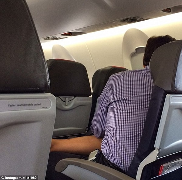 17. Небо. Самолет. Девушка.