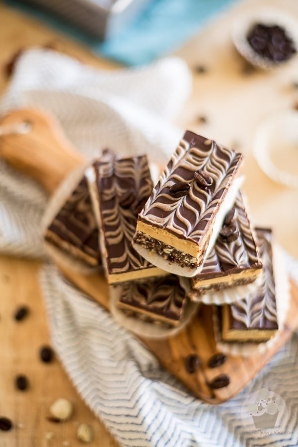 9. Канадские пирожные "Нанаймо" с кофе