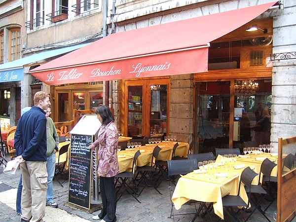 2. Лион - 31,36 часа в неделю.