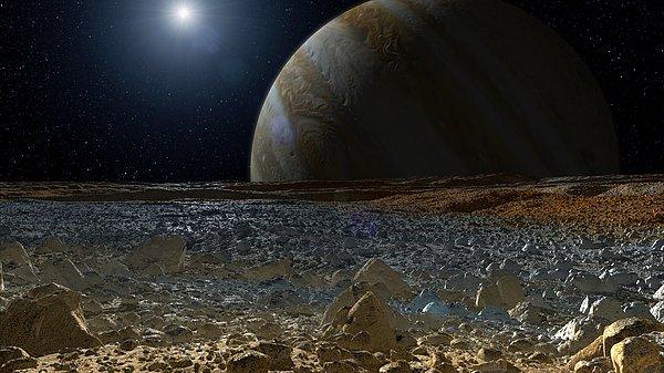 3. Jüpiter'in uydusu Europa'dan Jüpiter manzarası.