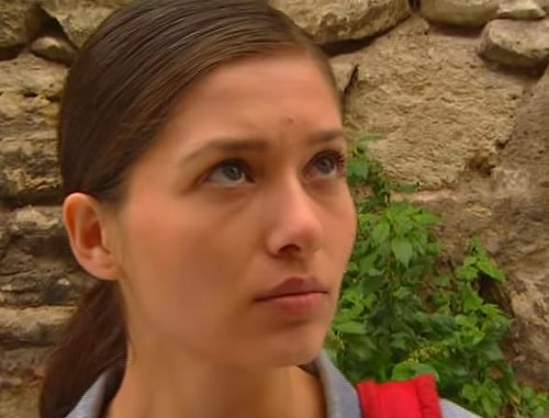 Nurgül Yeşilçay (Gülsüm)