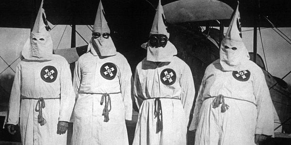 1. Klu Klux Klan ya da kısaca KKK aralarında birçok Konfederasyon gazisinin de olduğu bir grup tarafından 1866 yılında Pulaski, Tennessee’de sosyal bir kulüp olarak kuruldu.
