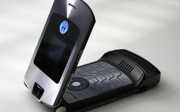 11. Google покупает Motorola Mobility