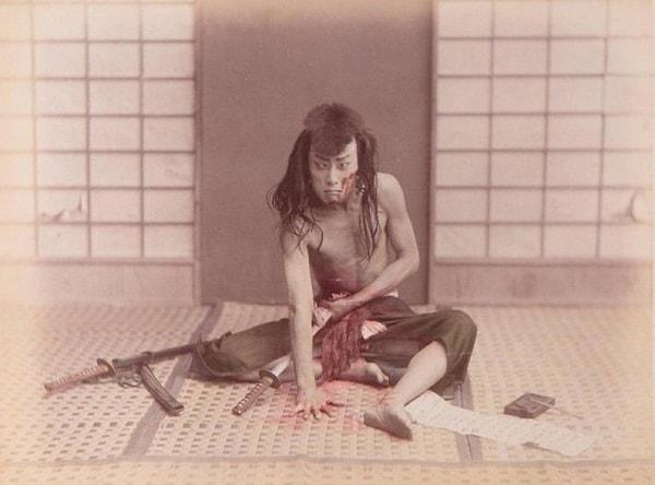 26. Suç işlemiş bir samuraydan hara-kiri, 1880