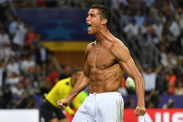 Takımı adına son penaltıyı gole çeviren Ronaldo sevincini böyle yaşadı