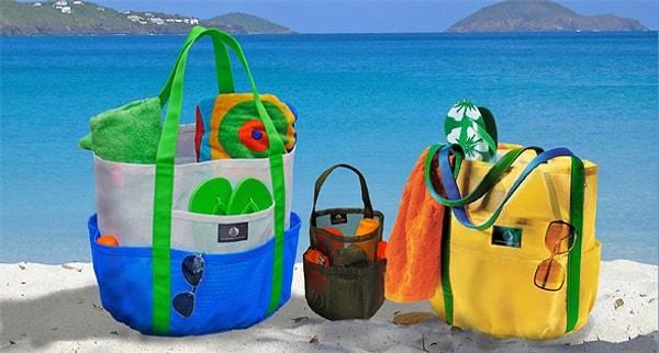 2. Bir önceki tatilden kalma plaj çantası, kum kovası gibi eşyaları koklayın.