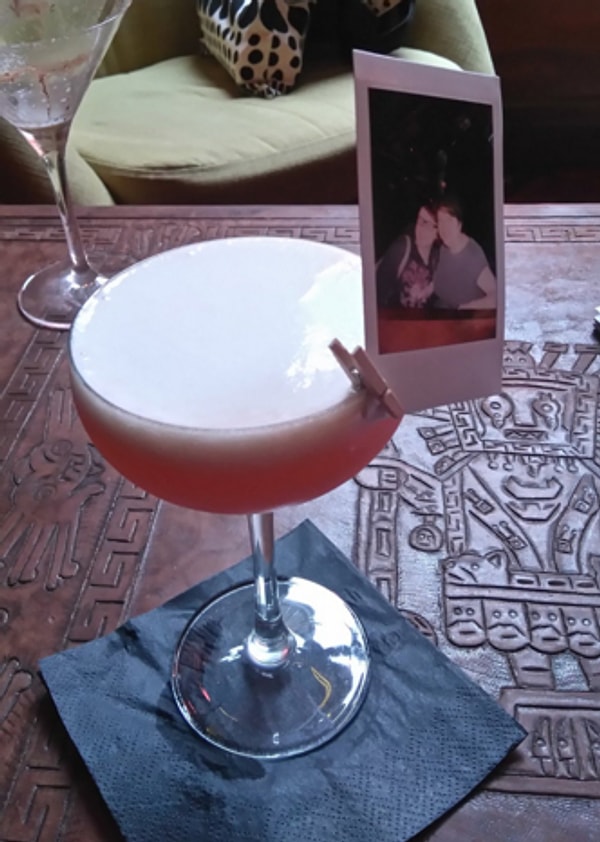 3. Ещё один коммерческий ход: фотографии гостя на Полароид