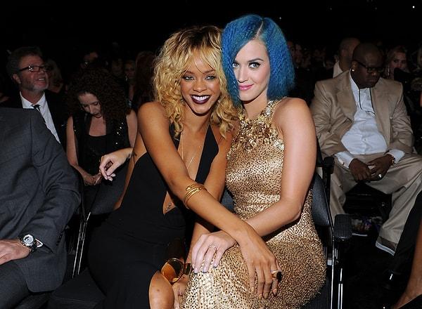 17. Rihanna aslında en yakın arkadaşı olan Katy Perry'nin baş nedimesi olacaktı.