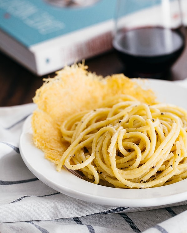 11. Паста с сыром и перцем и фрико из пармезаном