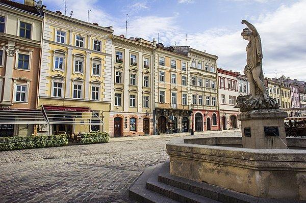 3. Hem Avrupa olsun, hem tarihi olsun, hem de çok pahalı olmasın diyenler için: Lviv