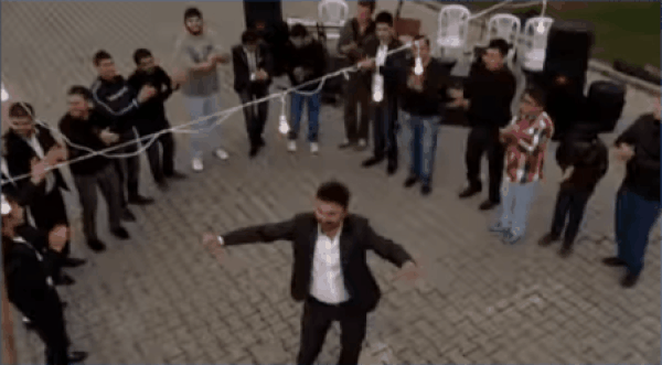 25. Kaytan bıyıklarımı / Sürsem nerelerine