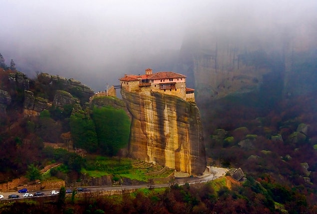 20. Meteora, Yunanistan