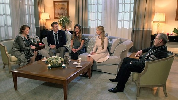 1. В программе, вышедшей 28 мая, мы увидели, что Алексей познакомил девушек со своими родителями