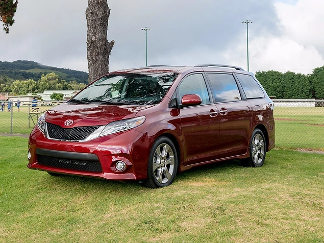 Лучший минивэн: Toyota Sienna