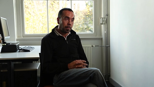 'Yerde sürükleyerek yanan ateşin içine attılar'