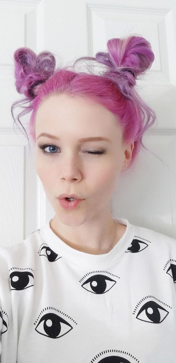 15. Вполне демократичная прическа! Которая подойдет и к платью, и к джинсам.