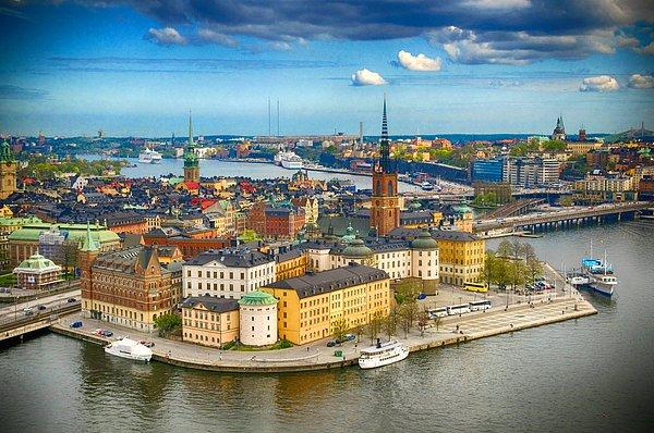 8. Rengarenk bir şehir, muhteşem bir doğa; ama çok da sıcak olmasın diyenler için: Stockholm