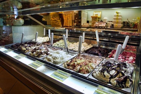 9. Dondurma yemeden dönmeyecektik herhalde: La Carraia Gelateria