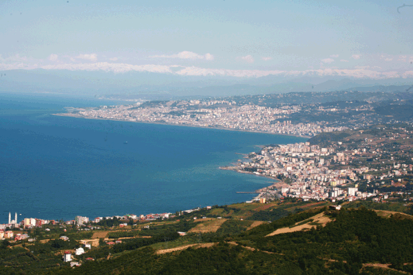 Karadeniz'in Köklü Yerleşim Yeri Trabzon'un 18 İlçesi İçin Yazılmış 8'er Mısralık Şiirler